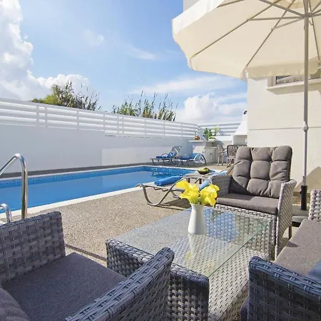 Villa Atvan9 *