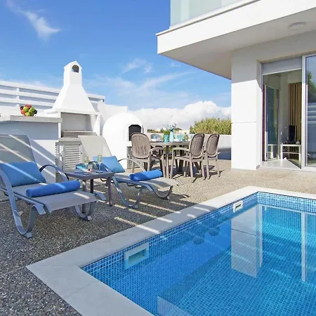 Villa Atvan9 *