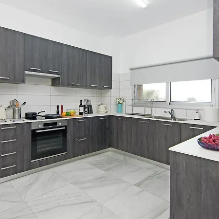 Atvan9 Villa Paralimni